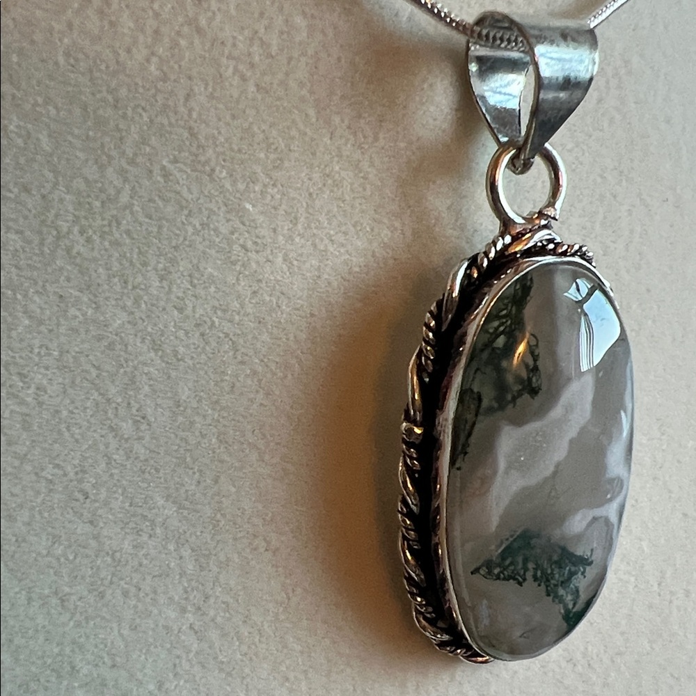 Moss Agate Pendant Silver Overlay Necklace 22” chain NEW - Picture 3 of 4